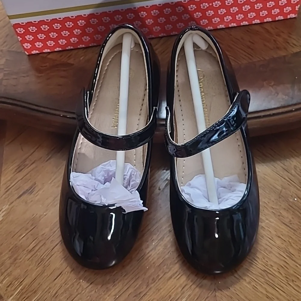 New in box! Pandaninjia Susie size 13 black patent flat fancy dress shoes